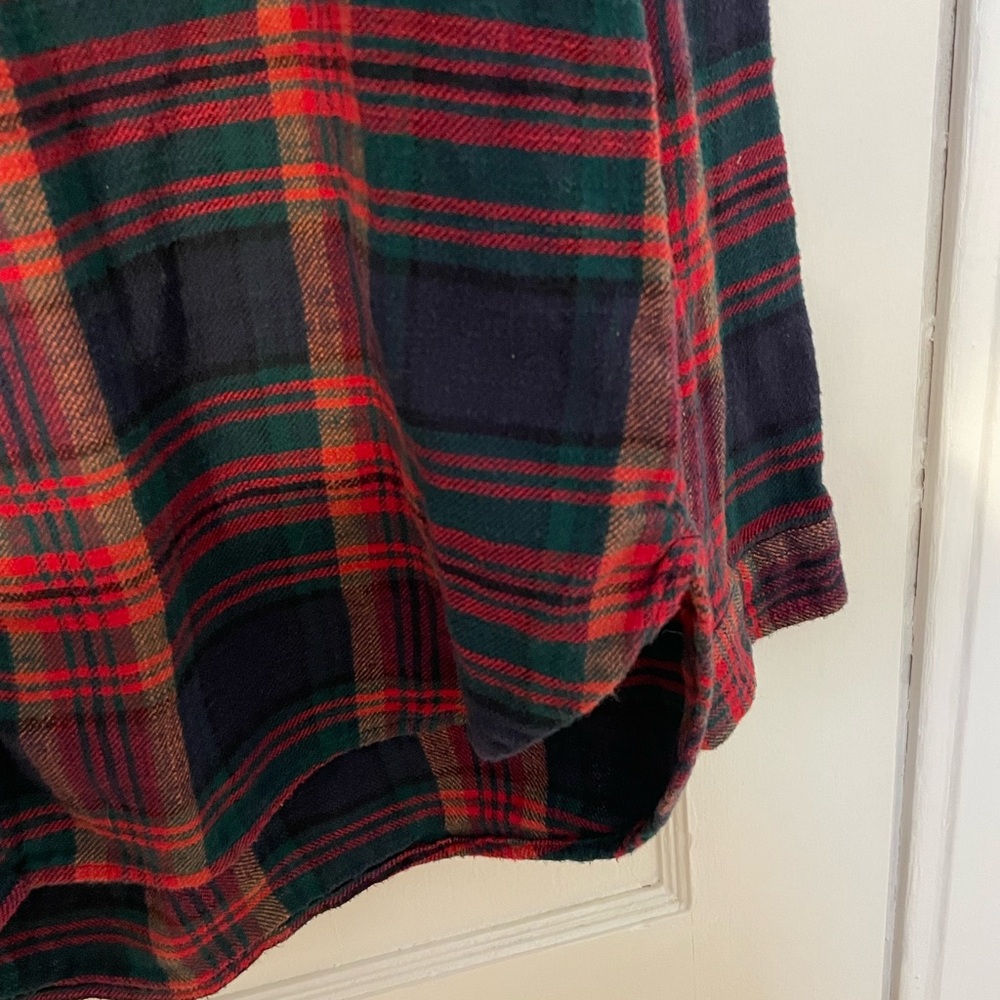 AE Oversized Flannel Shirt in red/nay plaid - Picture 4 of 6